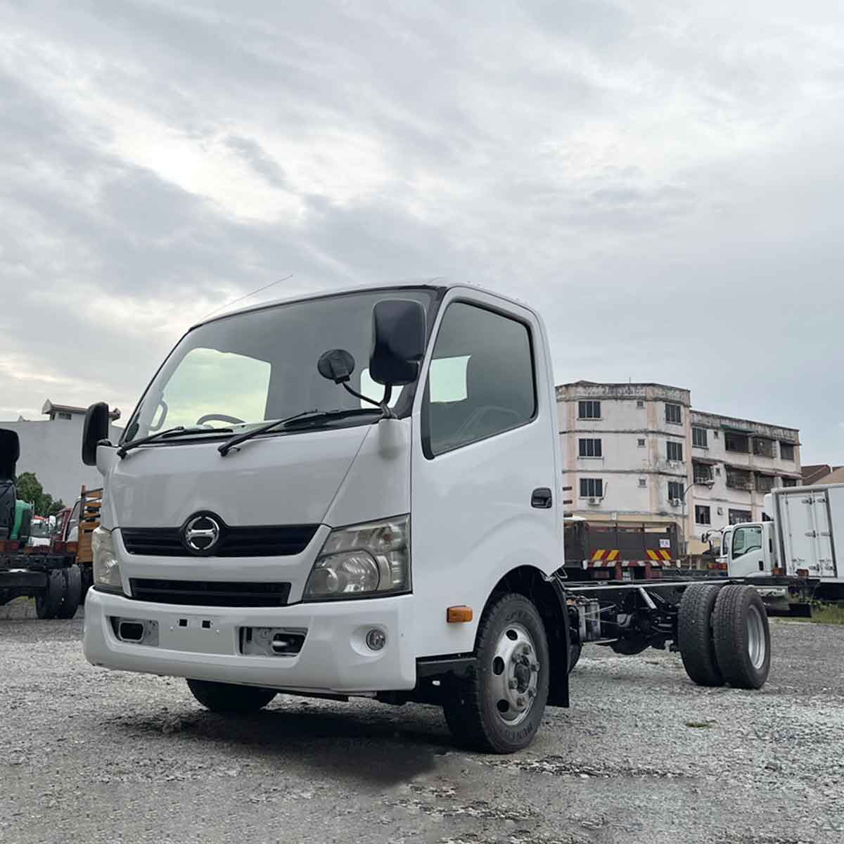 Hino 300 Series XZU710 - V Power Truck